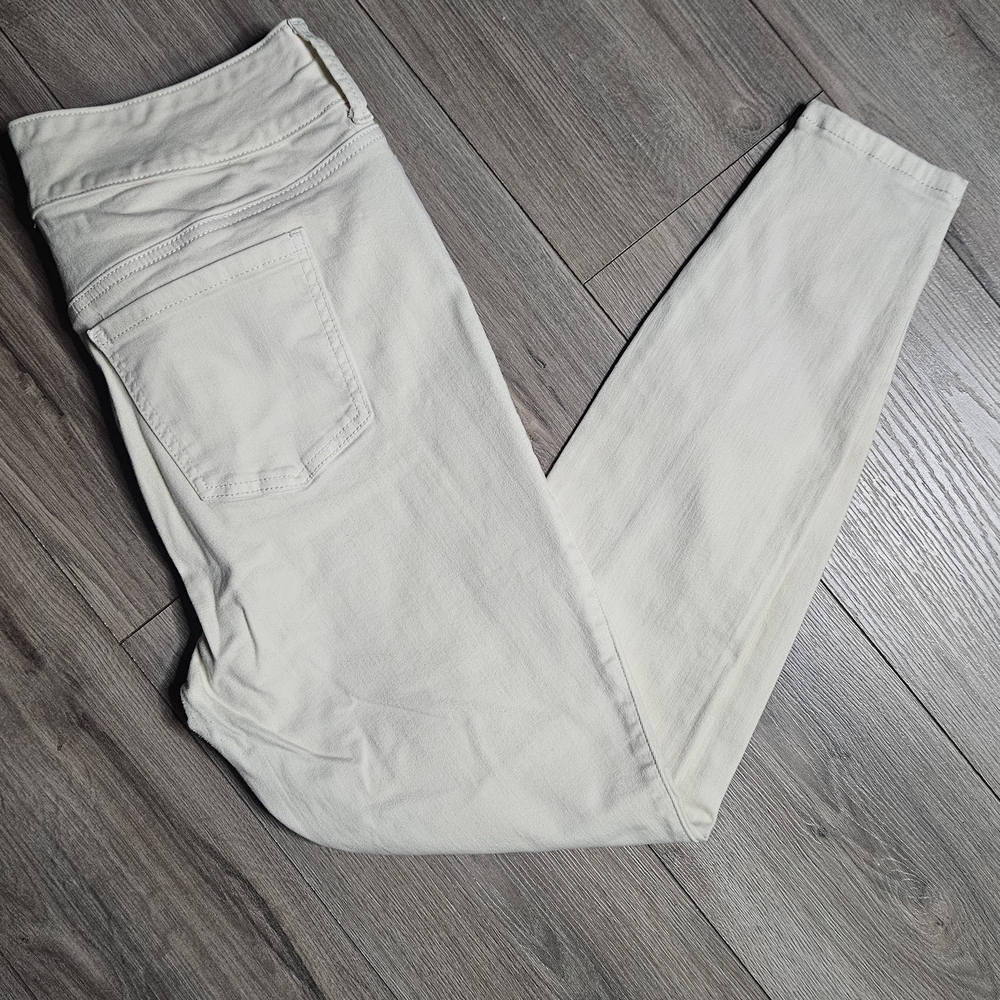 Torrid Women's Skinny Jeans in Light Cream
